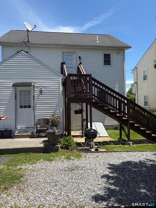 Building Photo - 33 Beal St