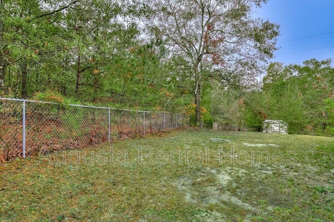 Building Photo - 2824 Cranbrook Dr