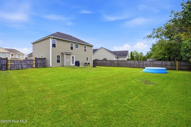 Building Photo - 553 Montego Ct