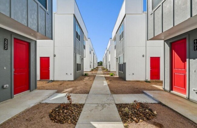 Building Photo - 13588 Ella Blvd