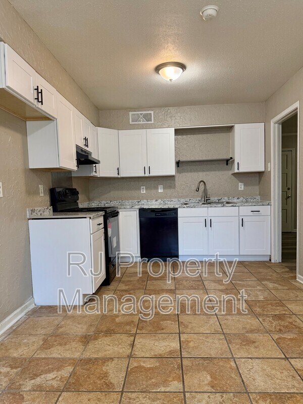 Building Photo - 5368 Scottsdale Ave