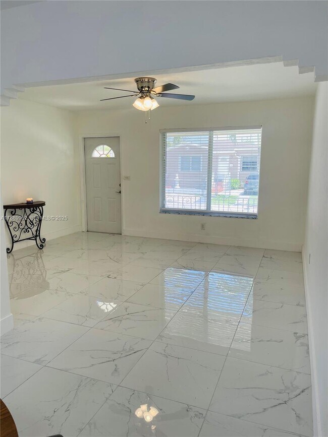 Building Photo - 3175 SW 27th Terrace