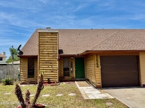Building Photo - 11548 Willet Ct N