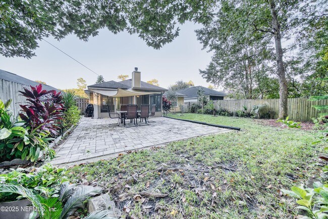 Building Photo - 185 Hawthorn Hedge Ln