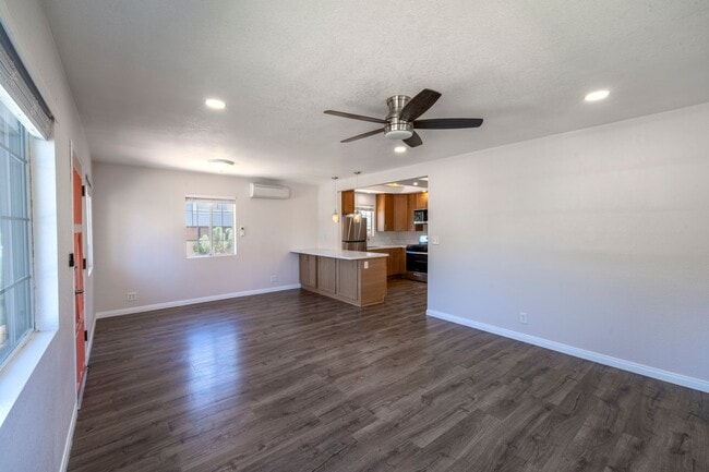 Building Photo - Beautifully updated 2 bed, 2 bath single-family home in Logan Heights