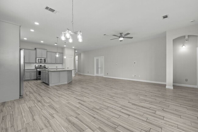 Building Photo - Come visit this beautiful home in the gate...