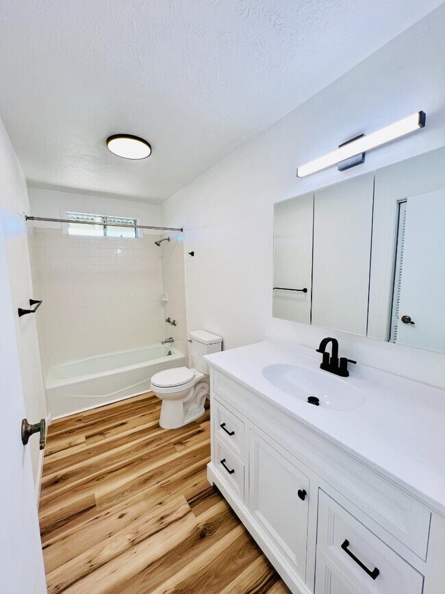 Building Photo - 66-1734 A Kawaihae Rd