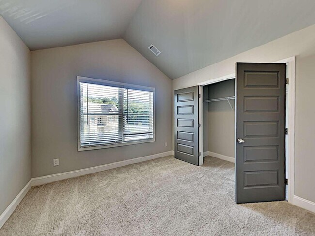 Building Photo - 1005 Overlook Walk Way