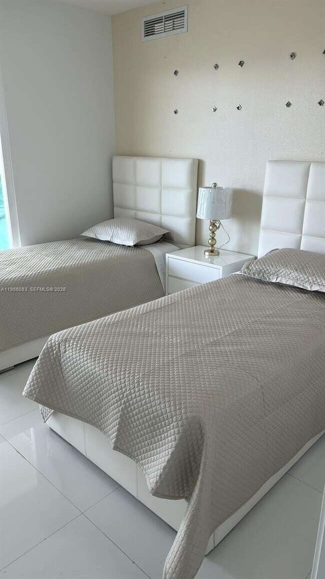 Building Photo - 250 Sunny Isles Blvd