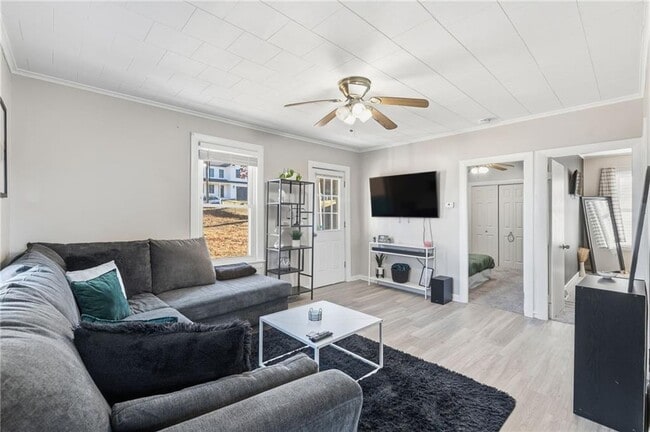 Building Photo - 213 St Louis Ave