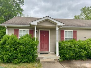 Building Photo - 926 Kingsbury Dr