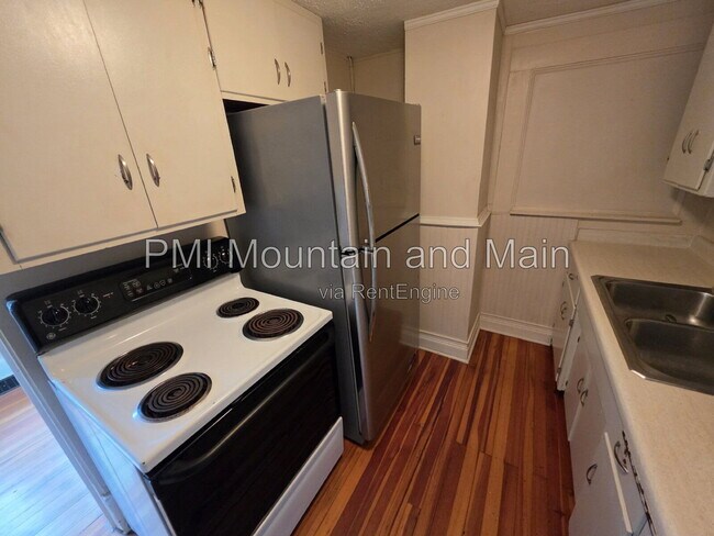 Building Photo - 41 Westwood Pl