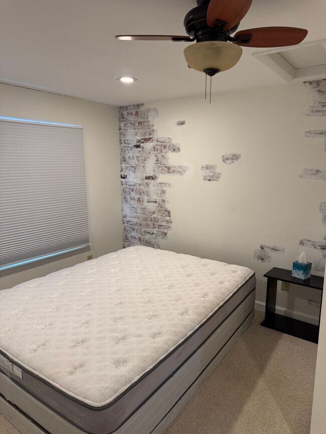 Building Photo - 558 Shippensburg Rd