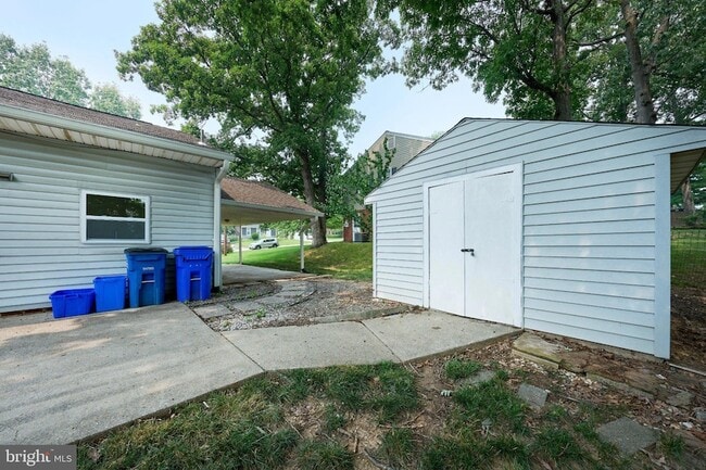 Building Photo - 2924 Gracefield Rd