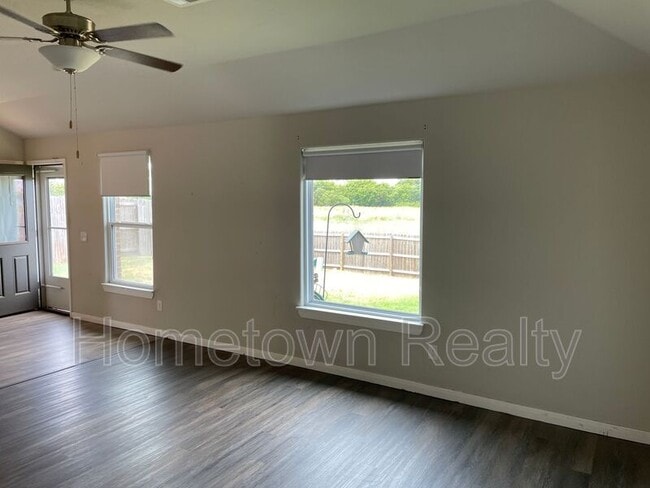 Building Photo - 1712 Vermilion Ln
