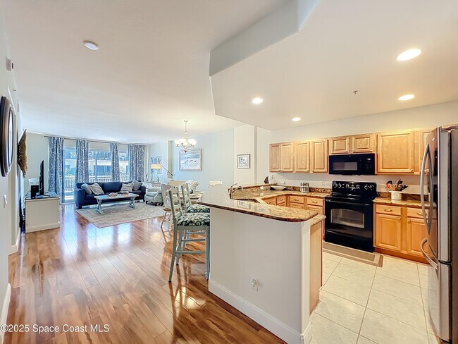 Building Photo - 601 N Miramar Ave