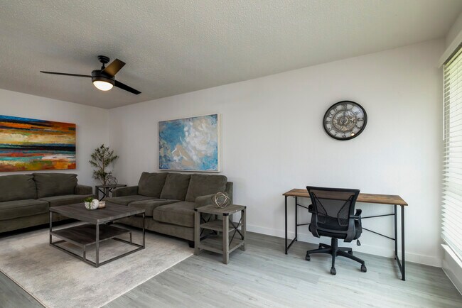 Building Photo - 1704 Kynette Dr