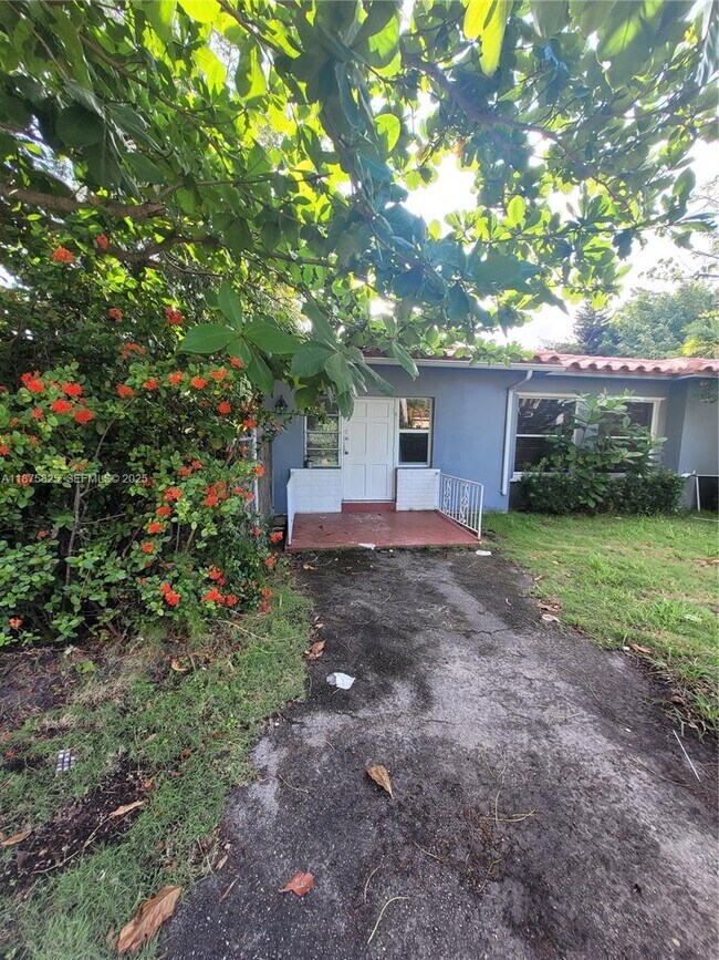 Building Photo - 1132 Moffett St