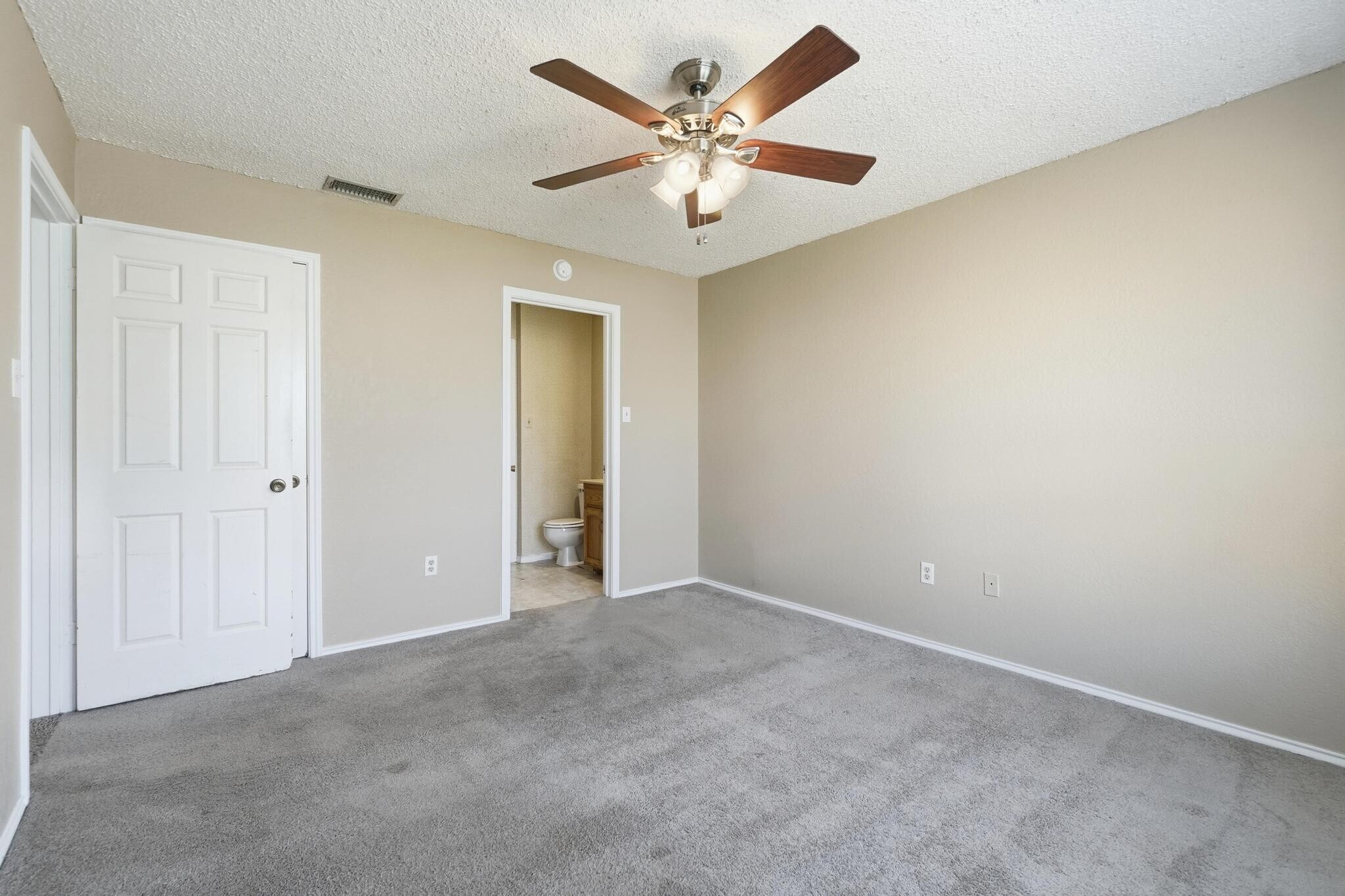 Building Photo - 246 Washington Blvd