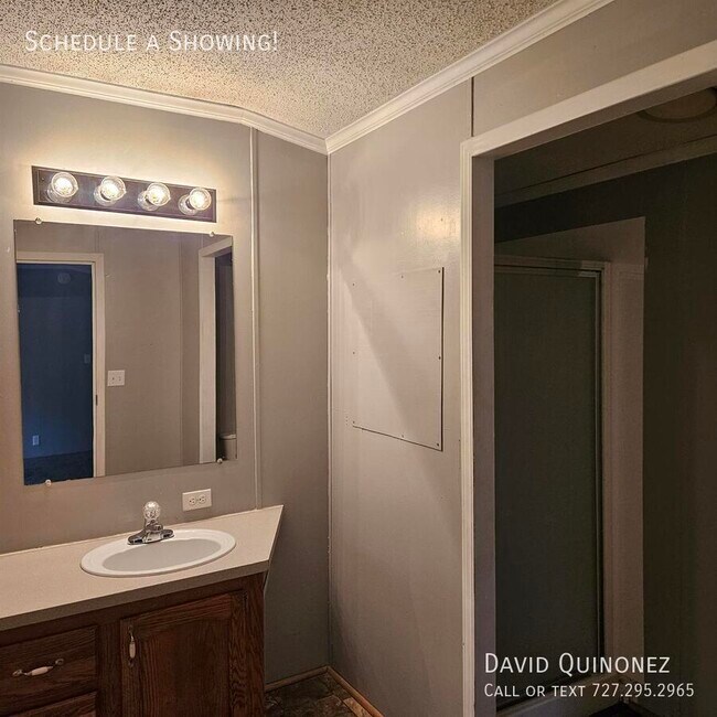 Building Photo - 2737 W Washington Center Rd