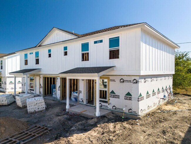 Building Photo - 804 White Meadow Ln