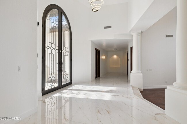 Building Photo - 8303 N 61st Pl