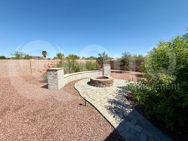 Building Photo - 21554 E Treasure Rd