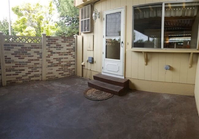 Building Photo - 922 McKinley Ave