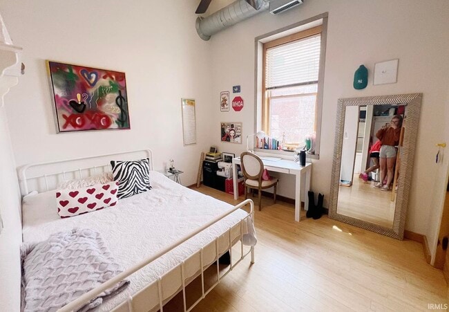 Building Photo - 213 N Walnut St