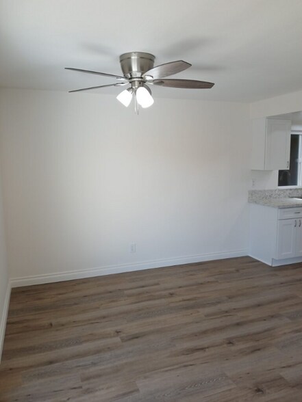 Building Photo - 809 Amigos Way