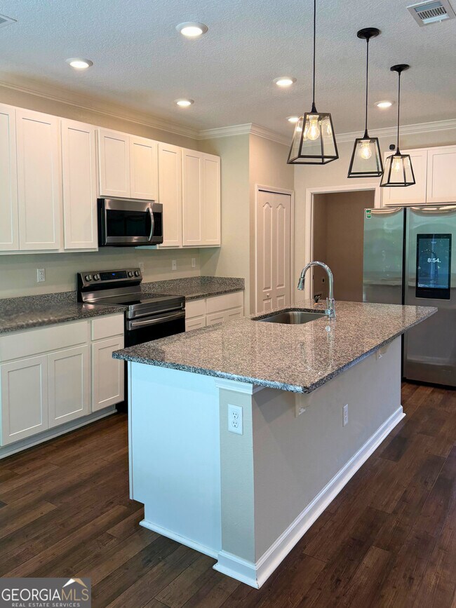 Building Photo - 206 Boatsman Way