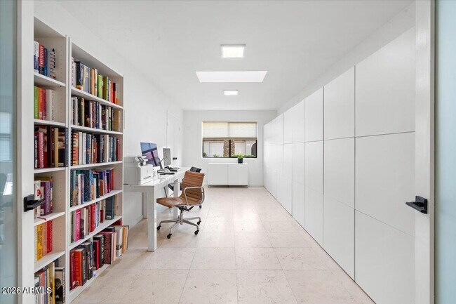 Building Photo - 7922 E Crestwood Way