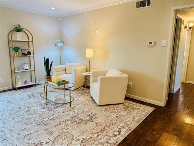 Building Photo - 414 Melrose Dr