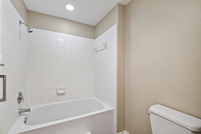 Building Photo - 77 Woodlily Pl