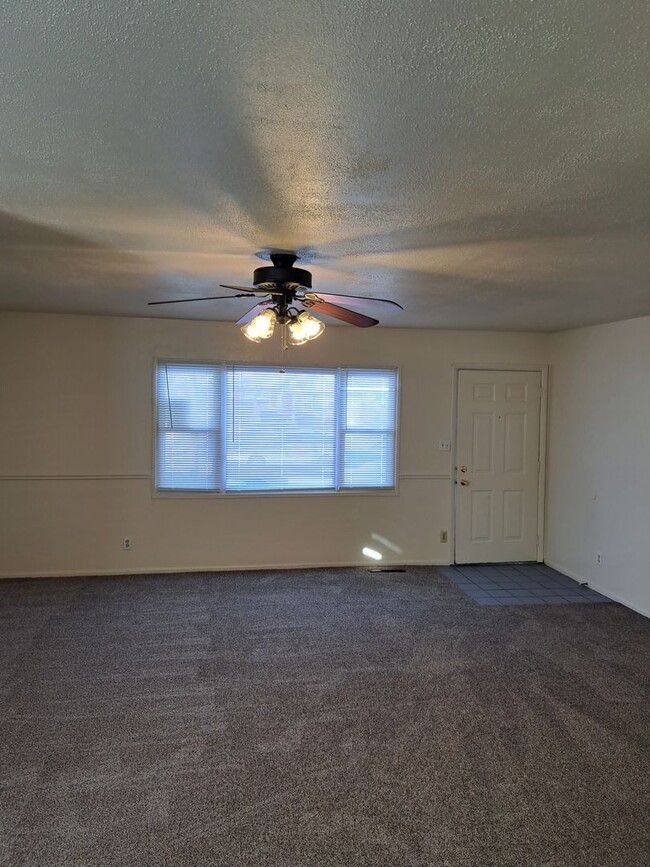 Building Photo - 3 BR near Purdue University Fort Wayne