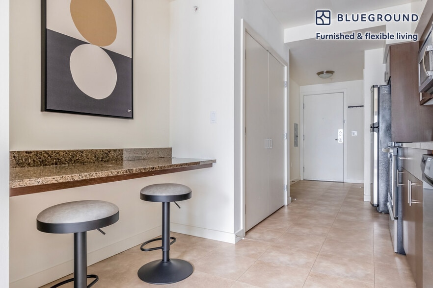 Building Photo - 10301 NE 10th St