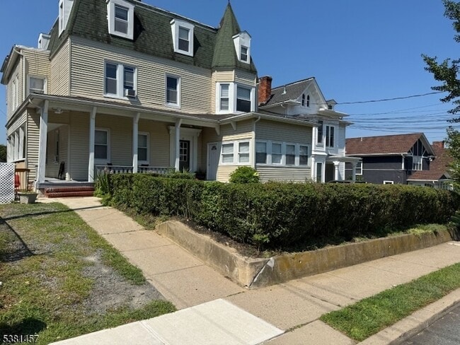 Primary Photo - 12 Prospect St