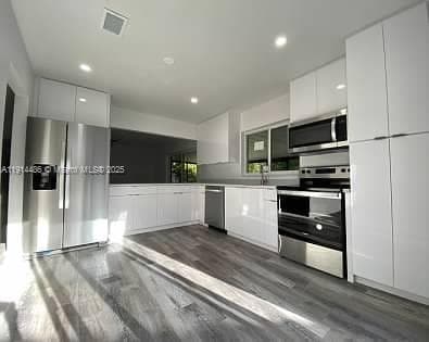 Building Photo - 2441 SW 124th Ave