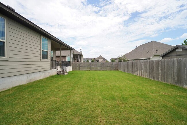 Building Photo - 6650 Verona Pl