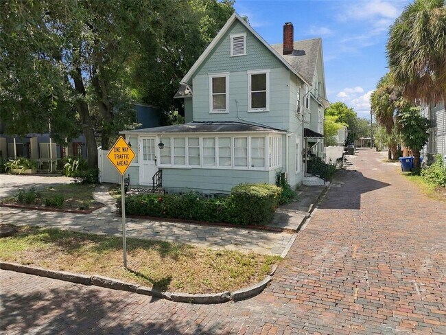 Building Photo - 524 3rd St N