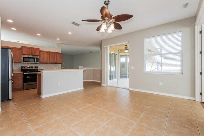 Building Photo - 5412 Lexington Dr