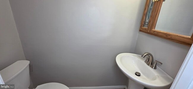 Building Photo - 6974 Knighthood Ln