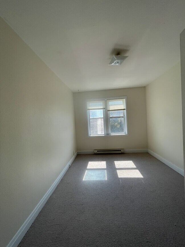 Bedroom 2 - new carpet, fresh paint - 109 N 3rd St