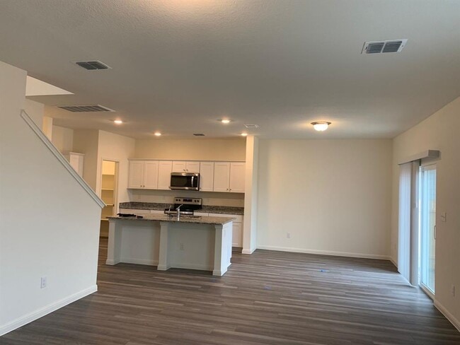Building Photo - 319 Robins Nest Ln