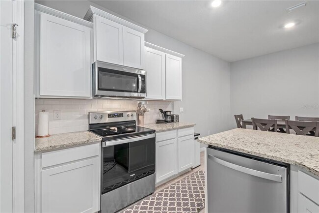 Building Photo - 5223 NW 48th Pl