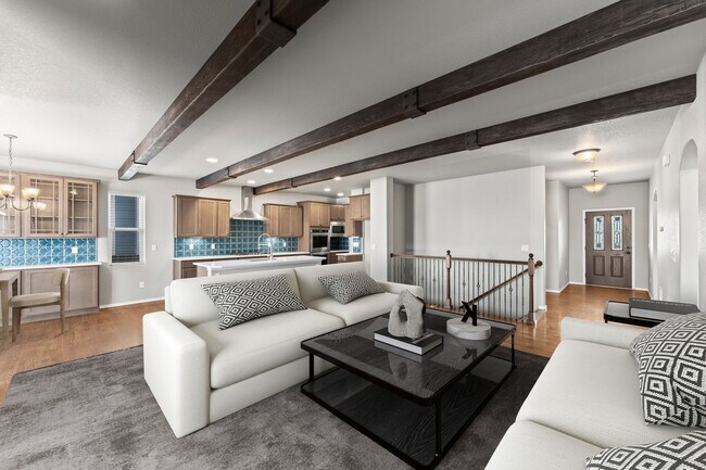 Building Photo - Beautifully Updated 4-Bedroom Home with Op...