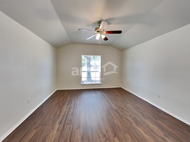 Building Photo - 9109 King Ranch Dr