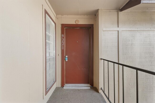 Building Photo - 9221 Imogene St