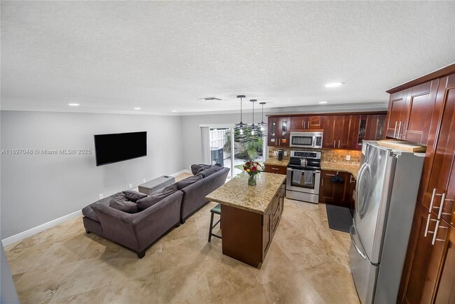 Building Photo - 9536 NW 9th Ct