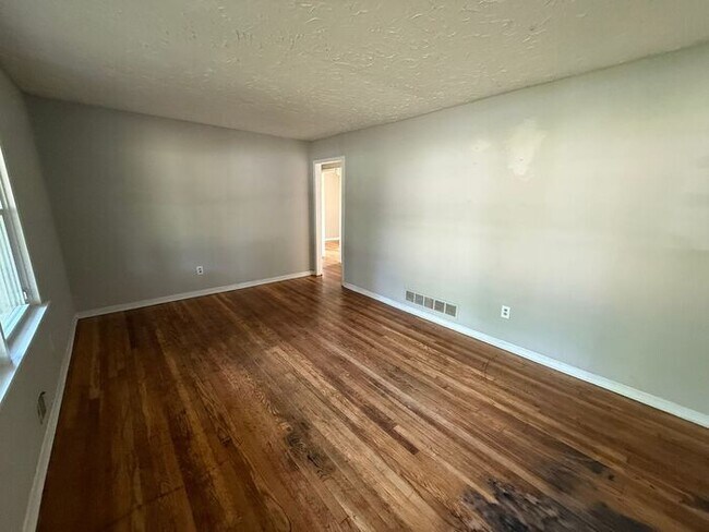 Building Photo - Charming 4-Bedroom Home in Forest Park, GA...